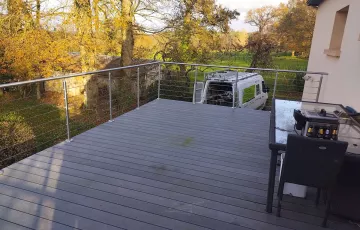 Pose de terrasses en bois et  portail à Ploërmel